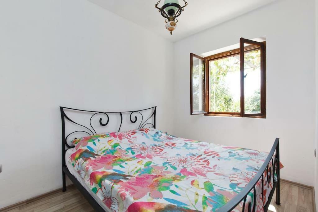 Villa Reminiscence Seget Vranjica Esterno foto